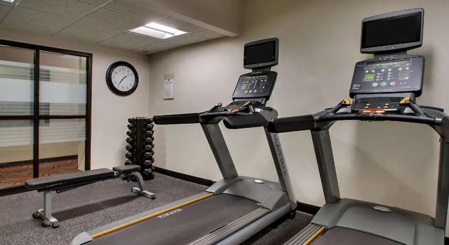Drury Inn & Suites Evansville East SPORTS_AND_LEISURE