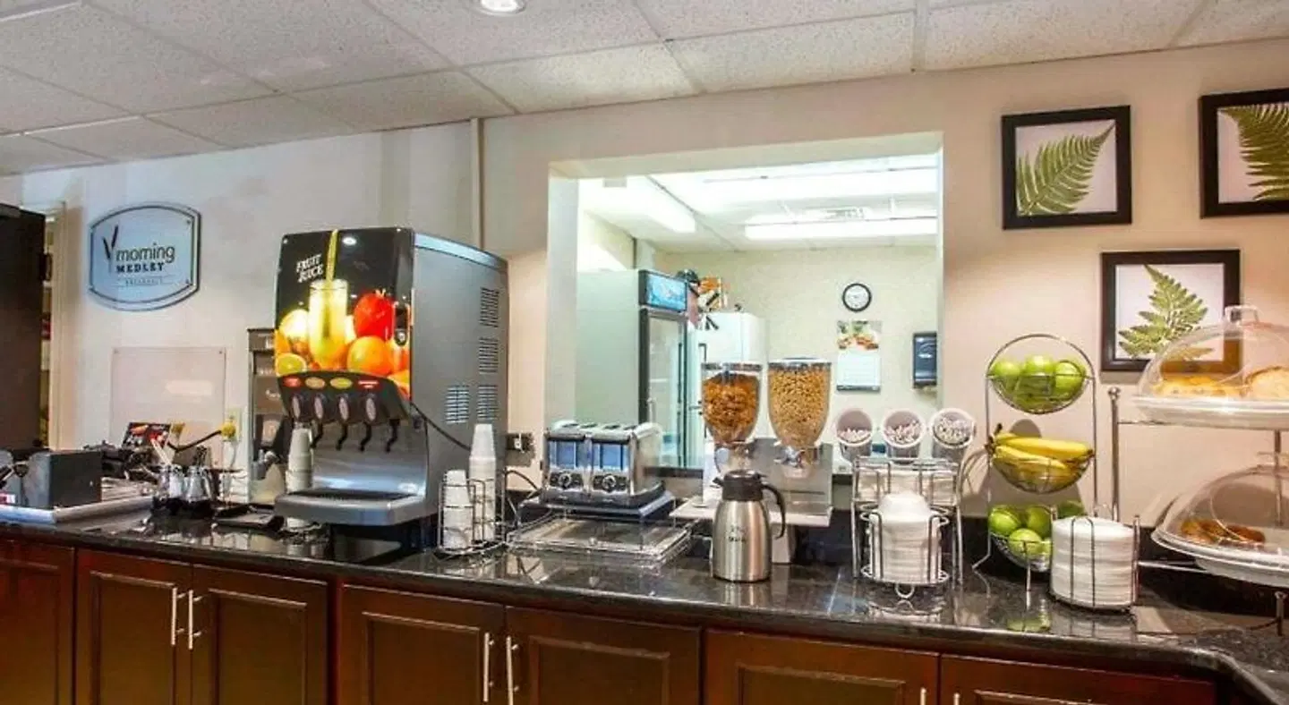 Sleep Inn Brentwood Bar