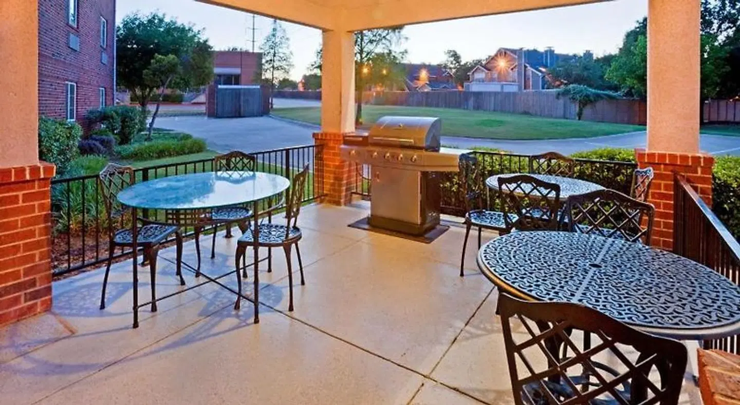 Sonesta Simply Suites Arlington Terrasse