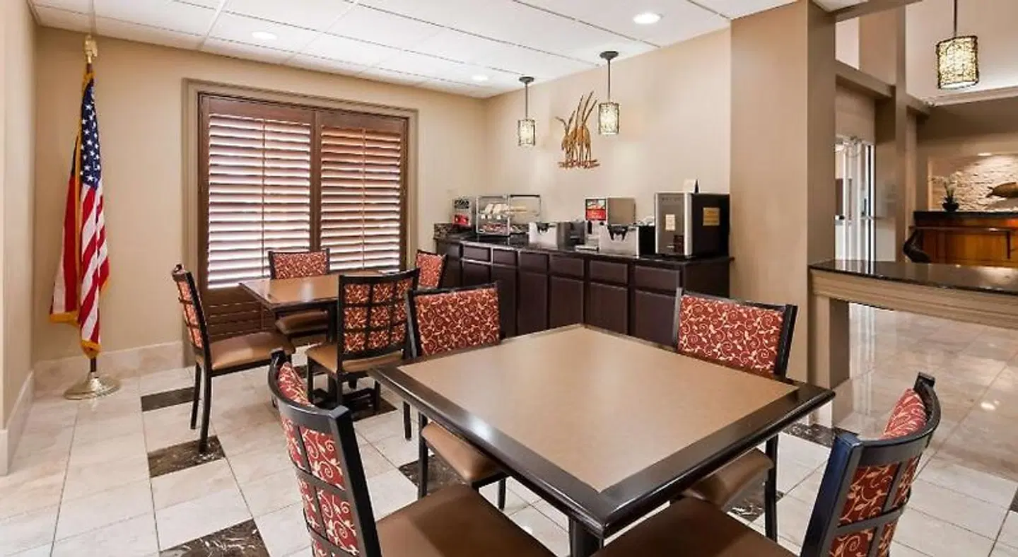 Best Western Plus Ambassador Suites Venice LOUNGE_LOBBY
