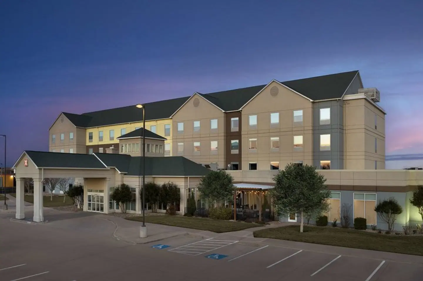 Hilton Garden Inn Abilene EXTERIOR