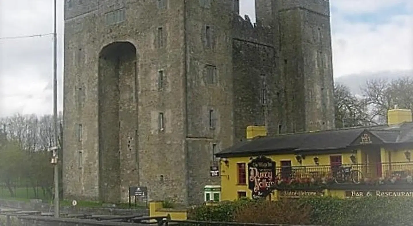 The Courtyard Guesthouse EXTERIOR