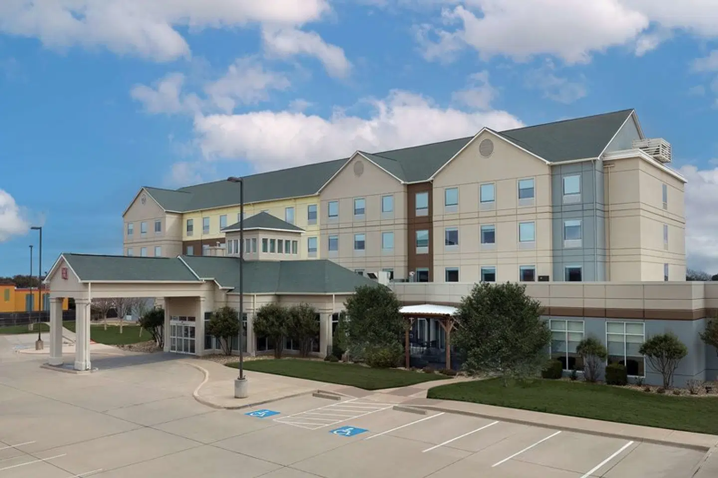 Hilton Garden Inn Abilene EXTERIOR
