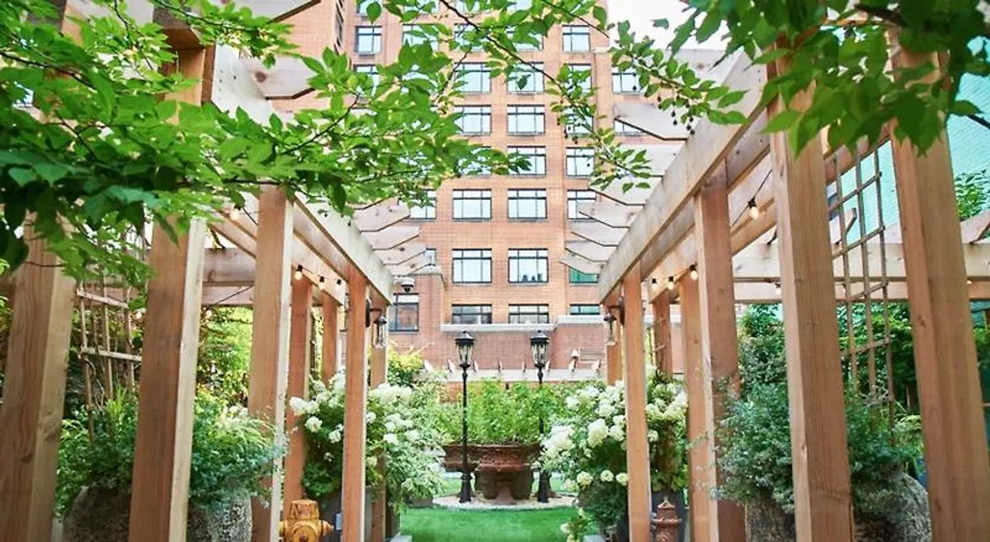 Soho Grand Hotel EXTERIOR