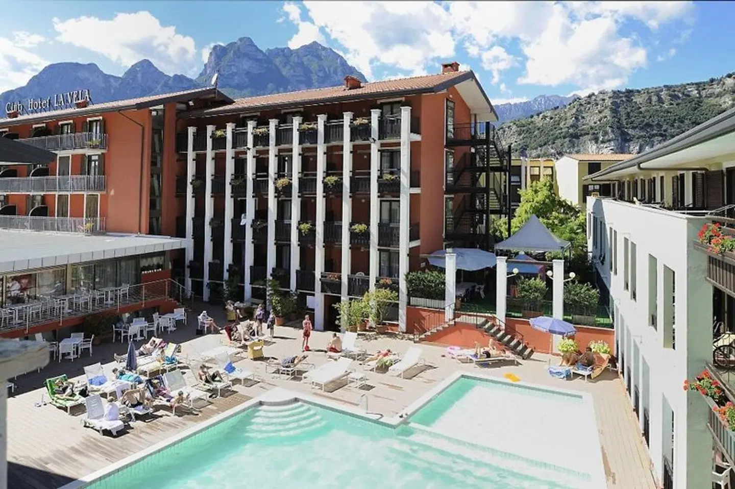 La Vela OUTDOOR_POOL