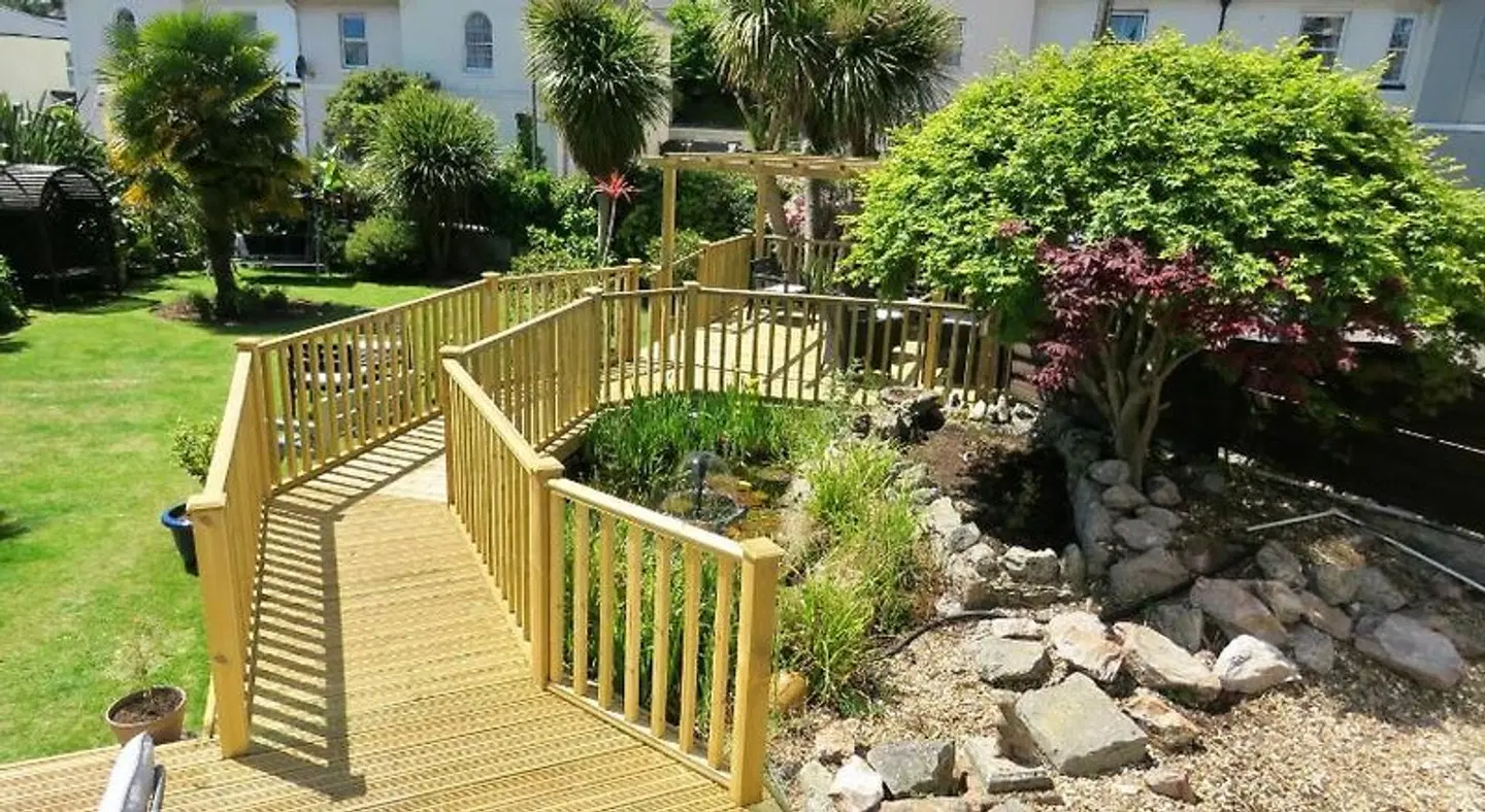 Bentley Lodge Garten