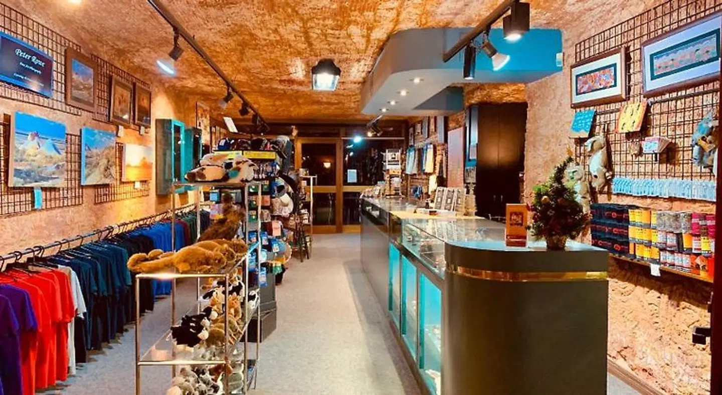 Desert Cave Hotel Bar
