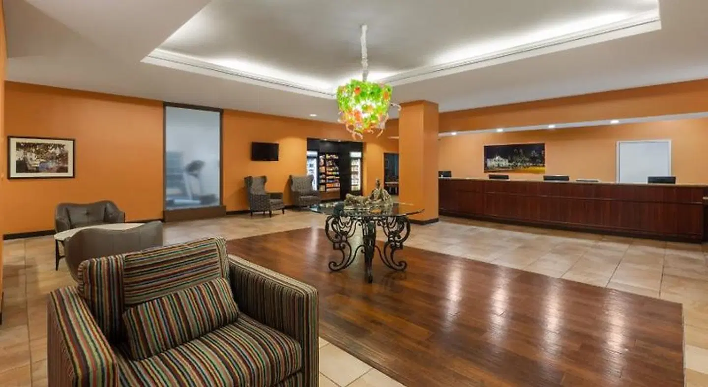 La Quinta Inn & Suites by Wyndham San Antonio Medical Ctr NW LOUNGE_LOBBY