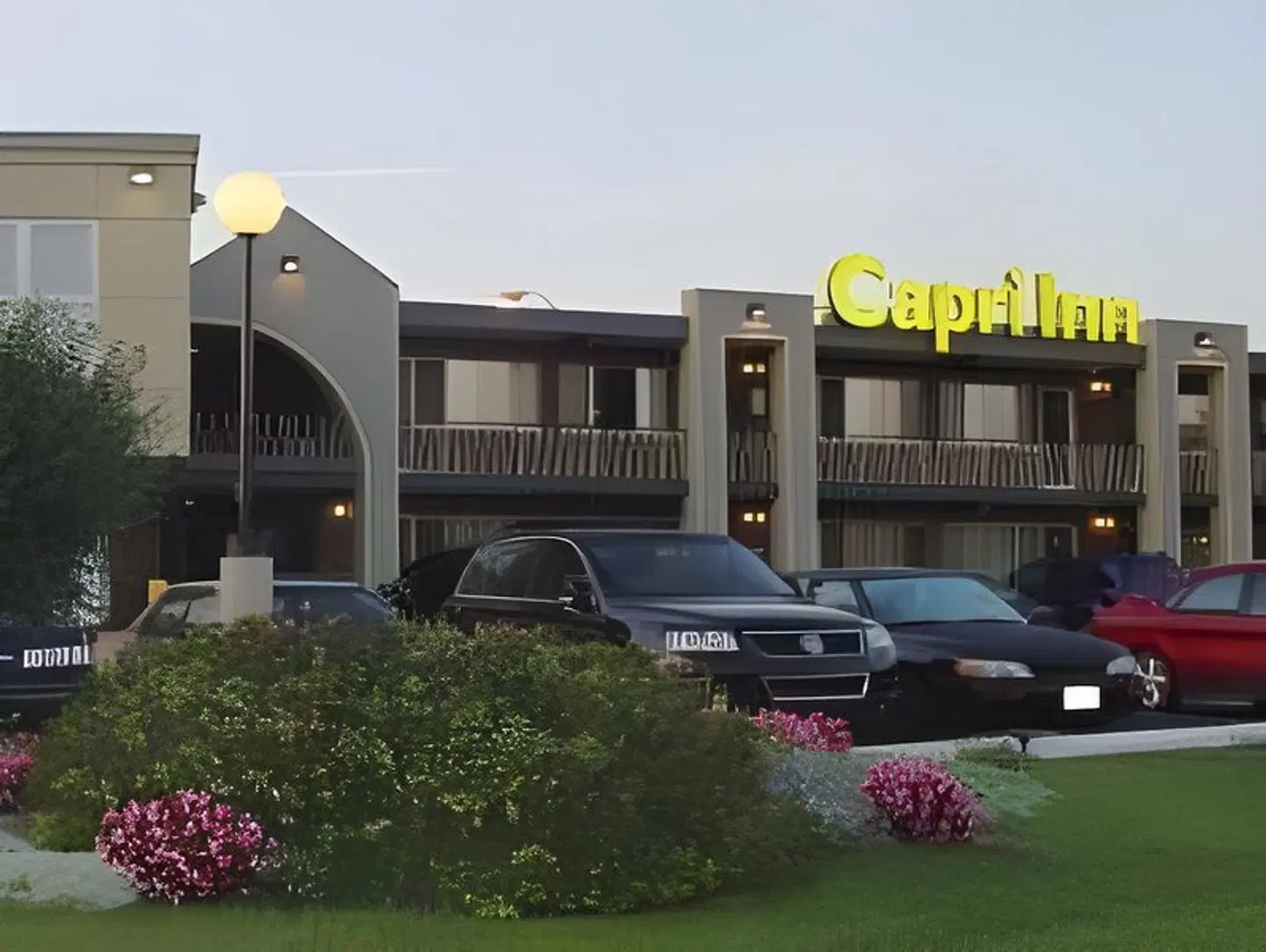 Capri Inn EXTERIOR