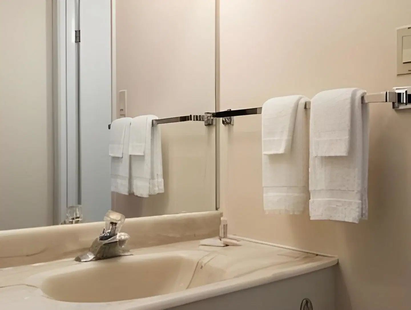 Kings Inn Midland Badezimmer