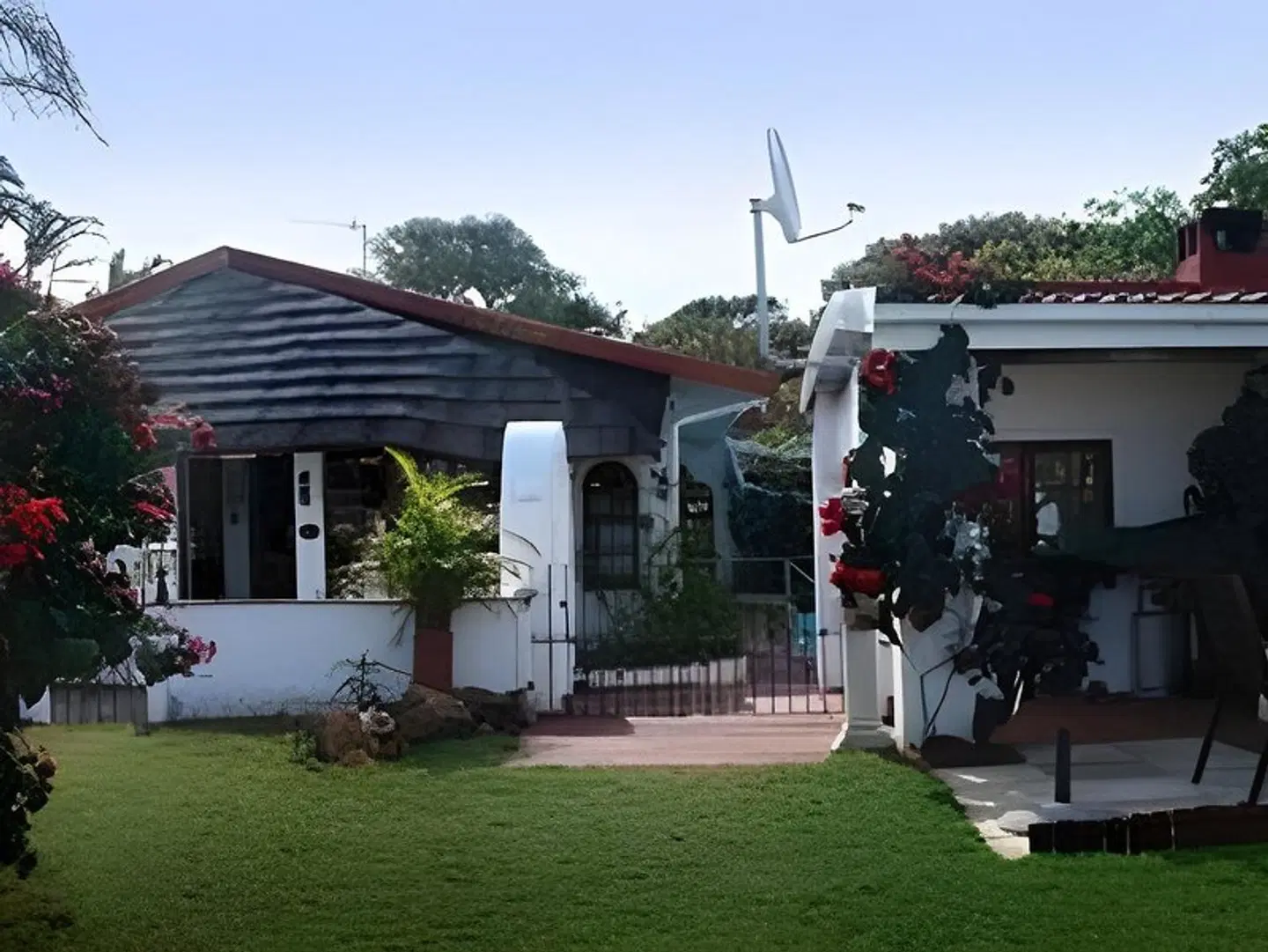 HoneyPot Bed and Breakfast EXTERIOR