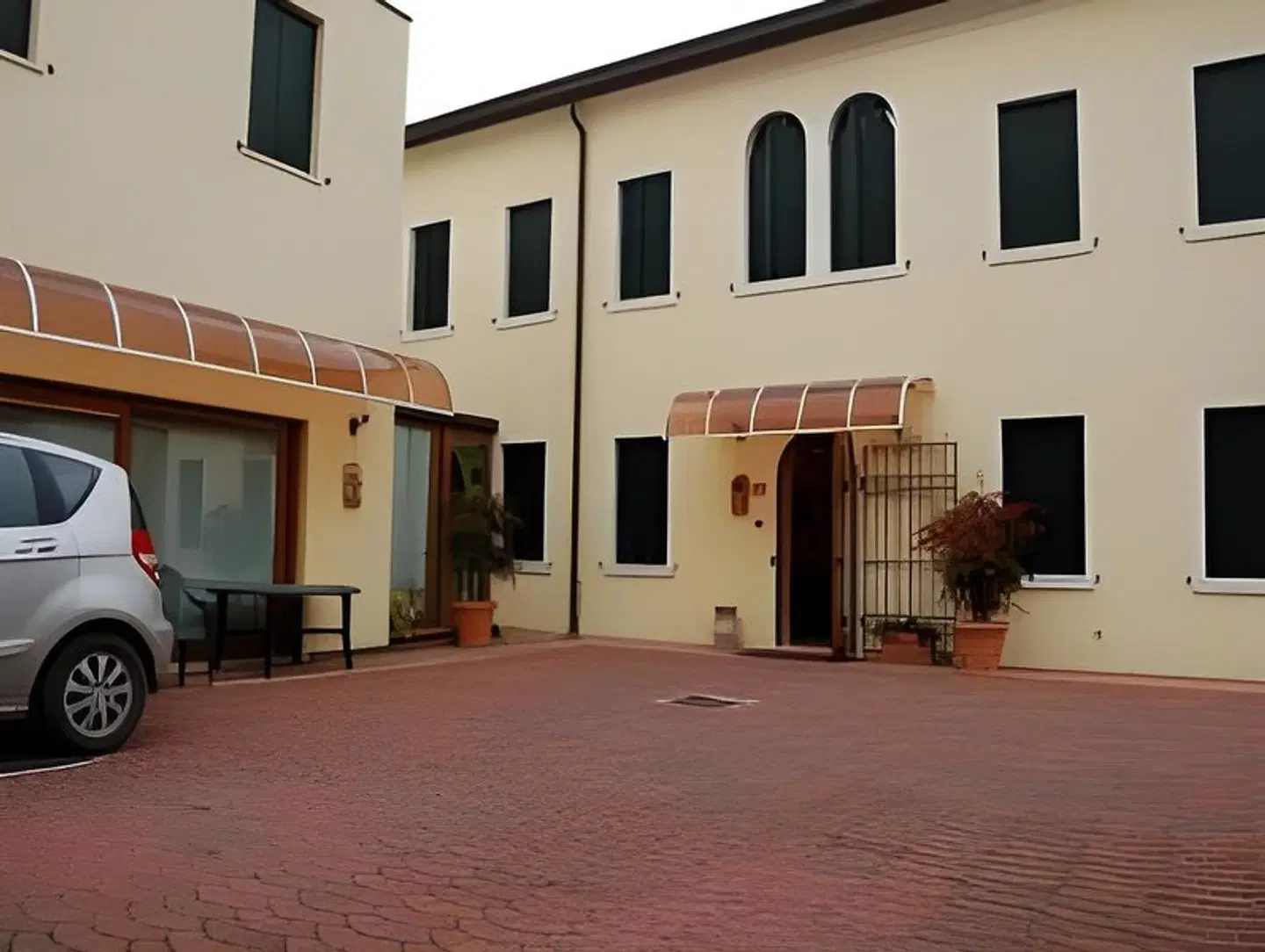 Cris EXTERIOR