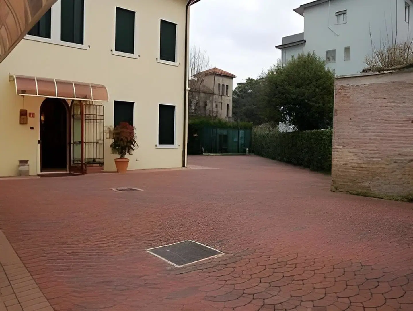 Cris EXTERIOR