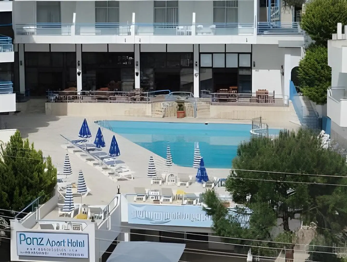 Ponz Hotel OUTDOOR_POOL