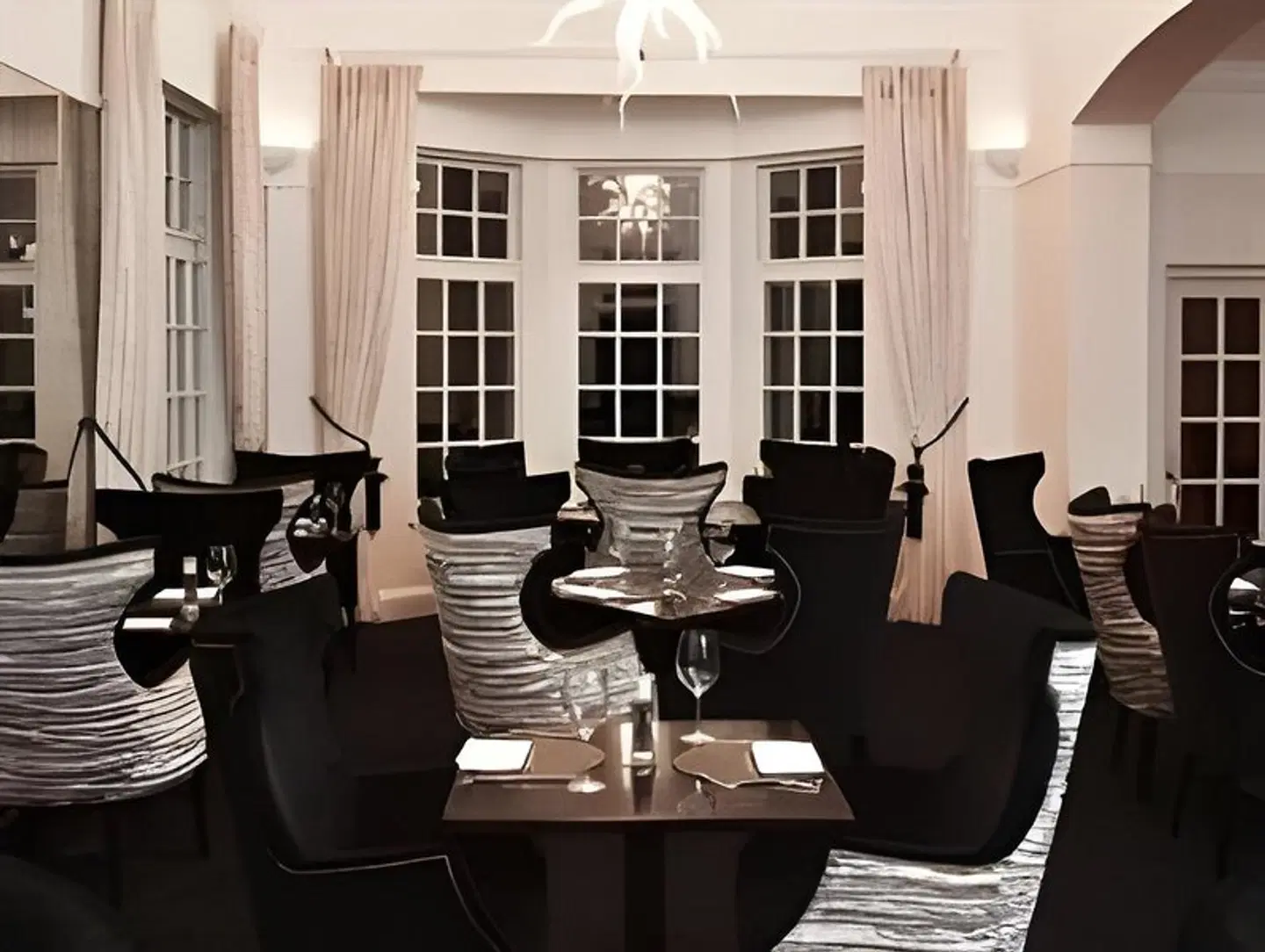 The Cairn Lodge & Hotel LOUNGE_LOBBY