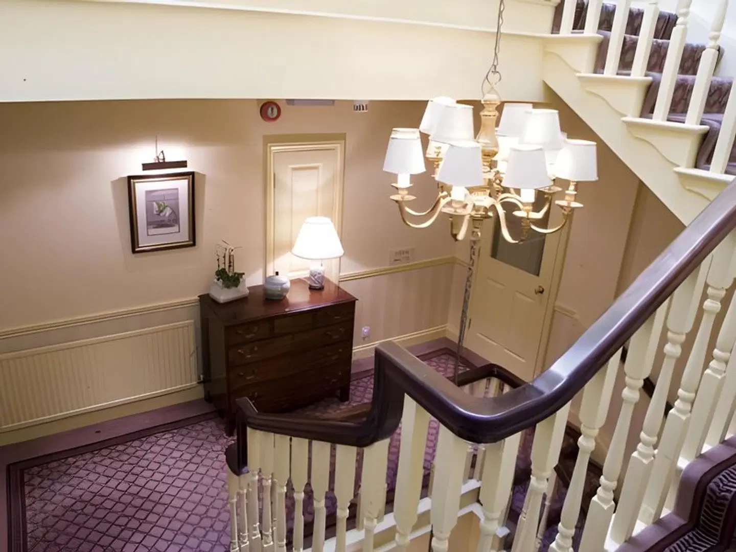 Haleys And Restaurant LOUNGE_LOBBY