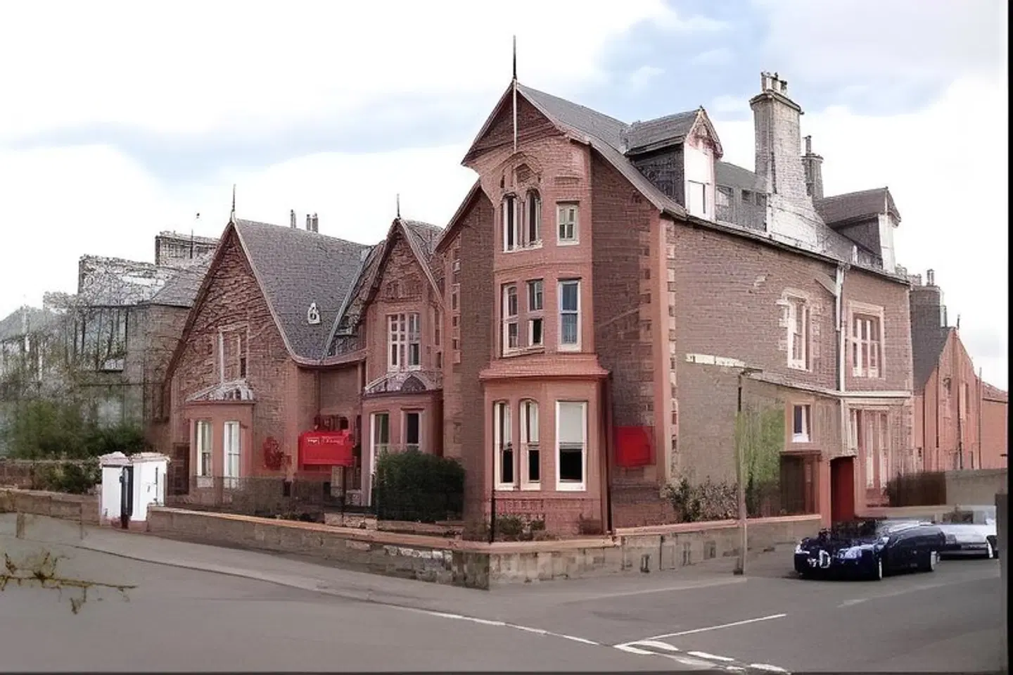 Shaftesbury EXTERIOR