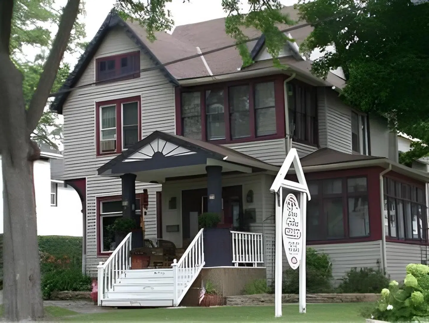 Blue Gables Bed and Breakfast EXTERIOR