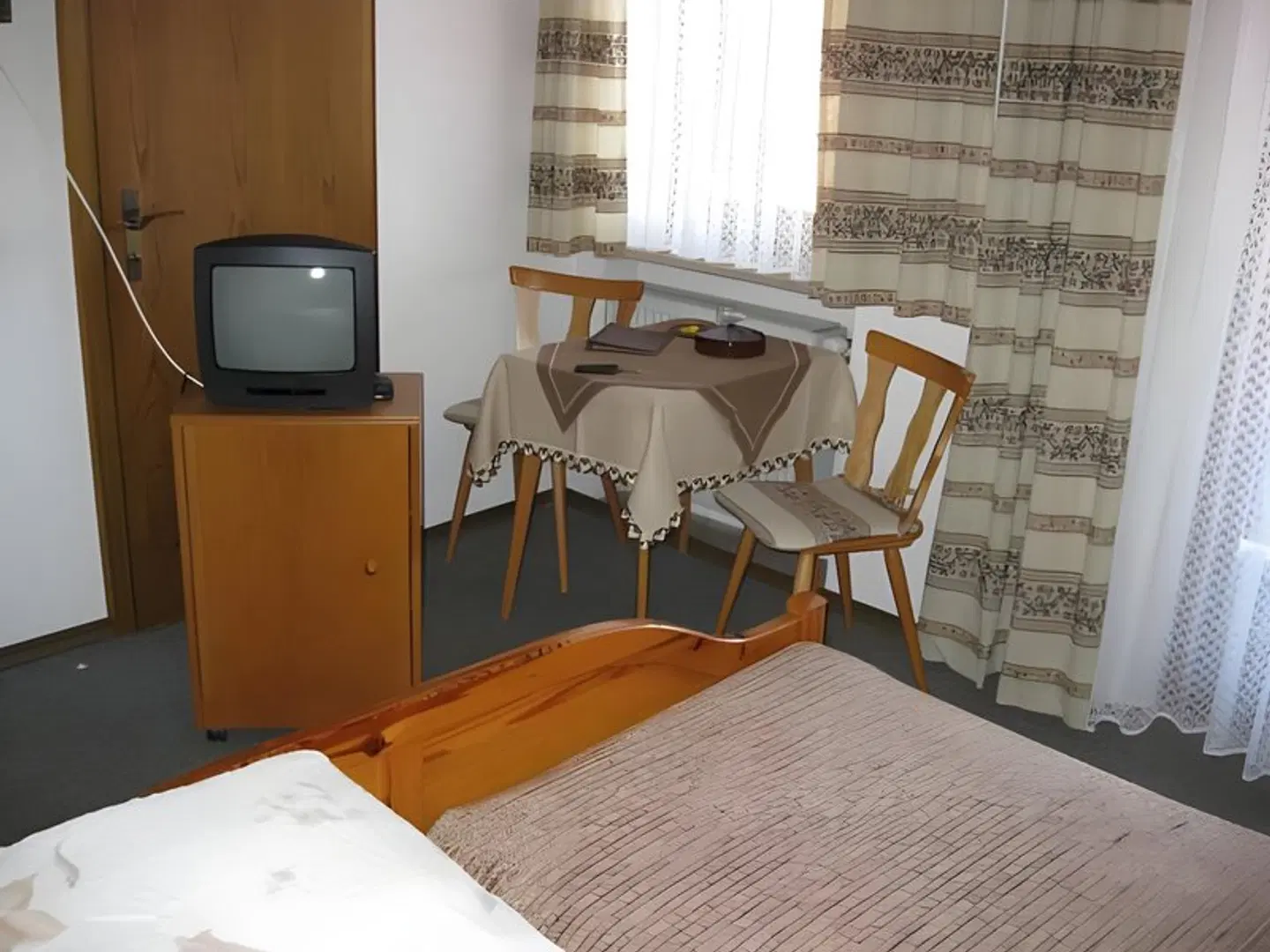 Steininger ROOM_EXAMPLE