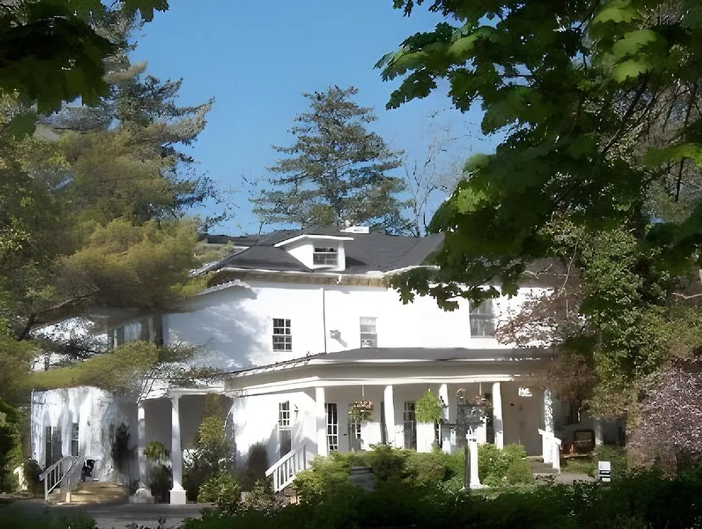 Brockamour Manor Bed and Breakfast EXTERIOR