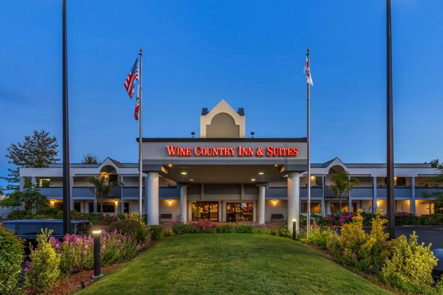 Best Western PLUS Wine Country Inn and Suites EXTERIOR