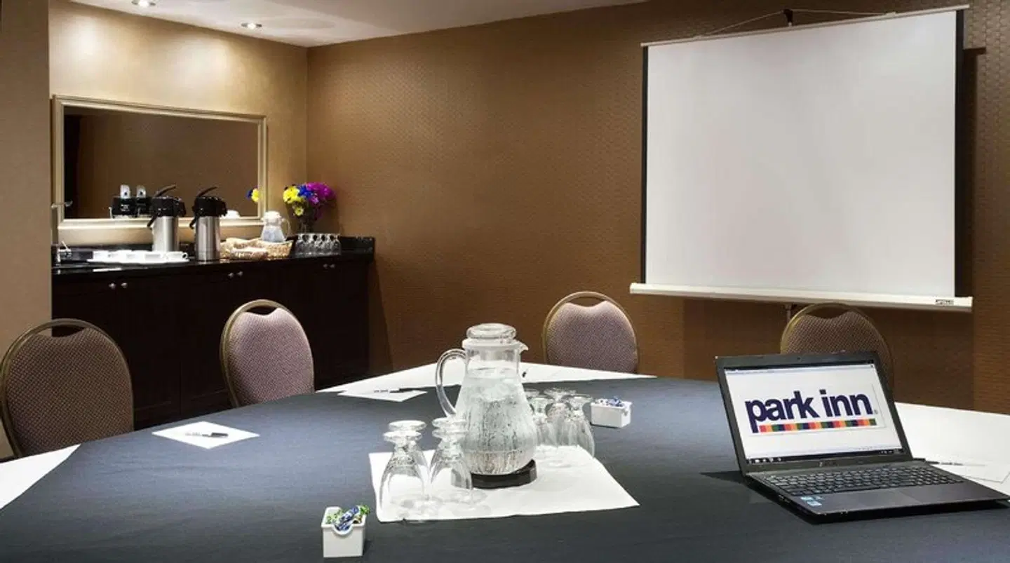 Park Inn by Radisson Toronto-Markham ROOM_EXAMPLE