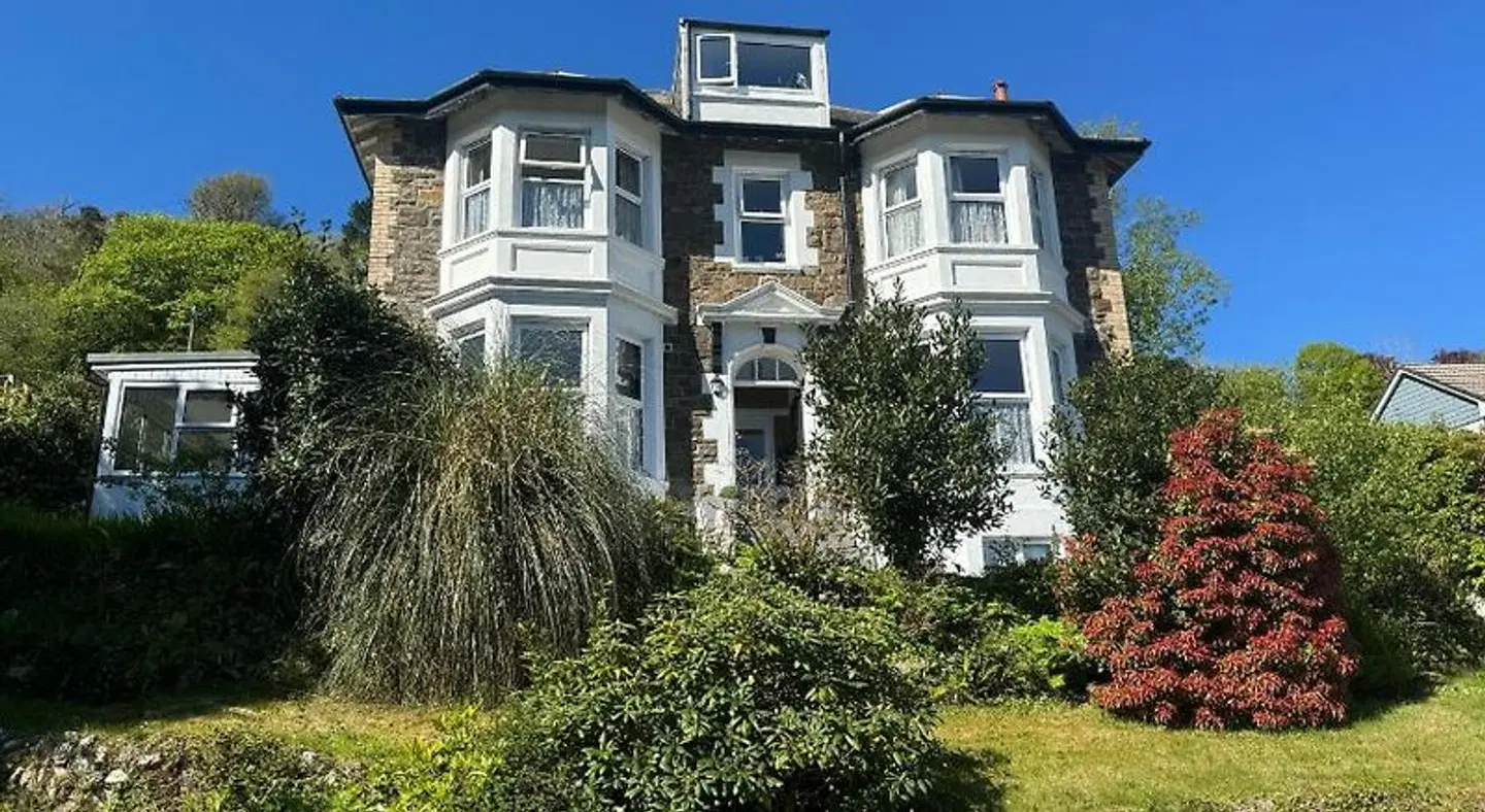 Cairn House EXTERIOR