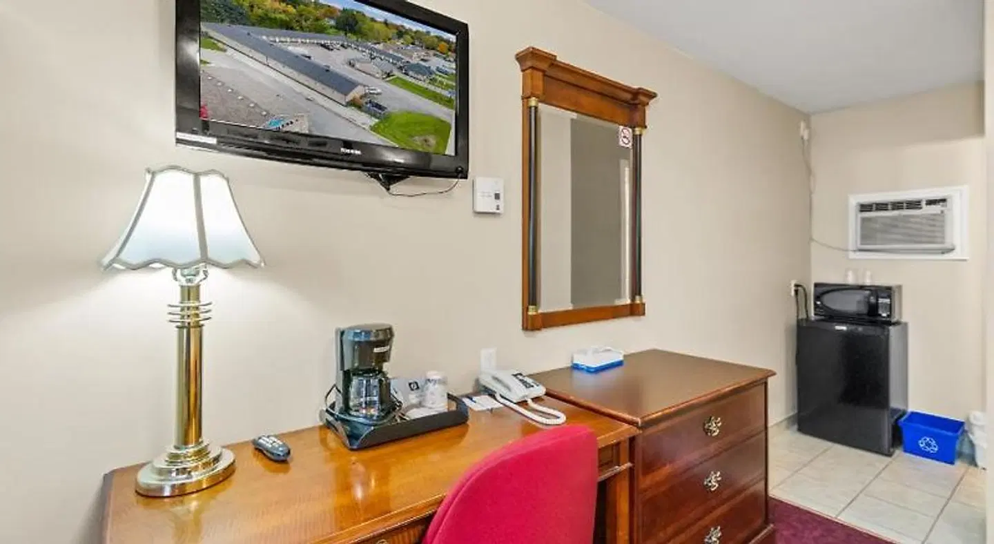 Knights Inn Owen Sound ROOM_EXAMPLE