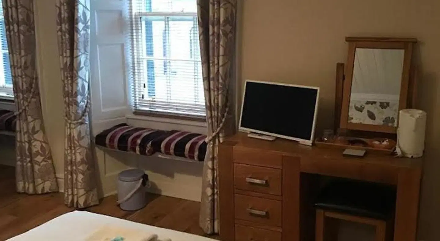The Crown Hotel ROOM_EXAMPLE