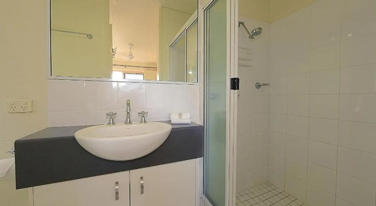 Bargara Shoreline Apartments Badezimmer