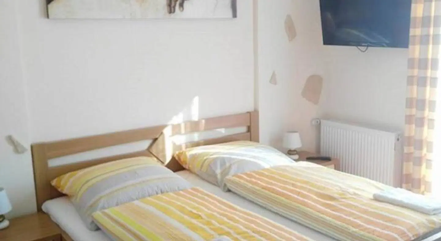 Moock's ROOM_EXAMPLE