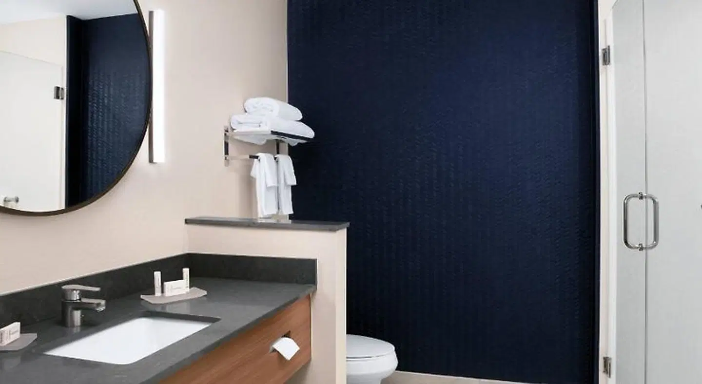 Fairfield by Marriott Inn & Suites Daytona Beach Speedway/Airport Badezimmer