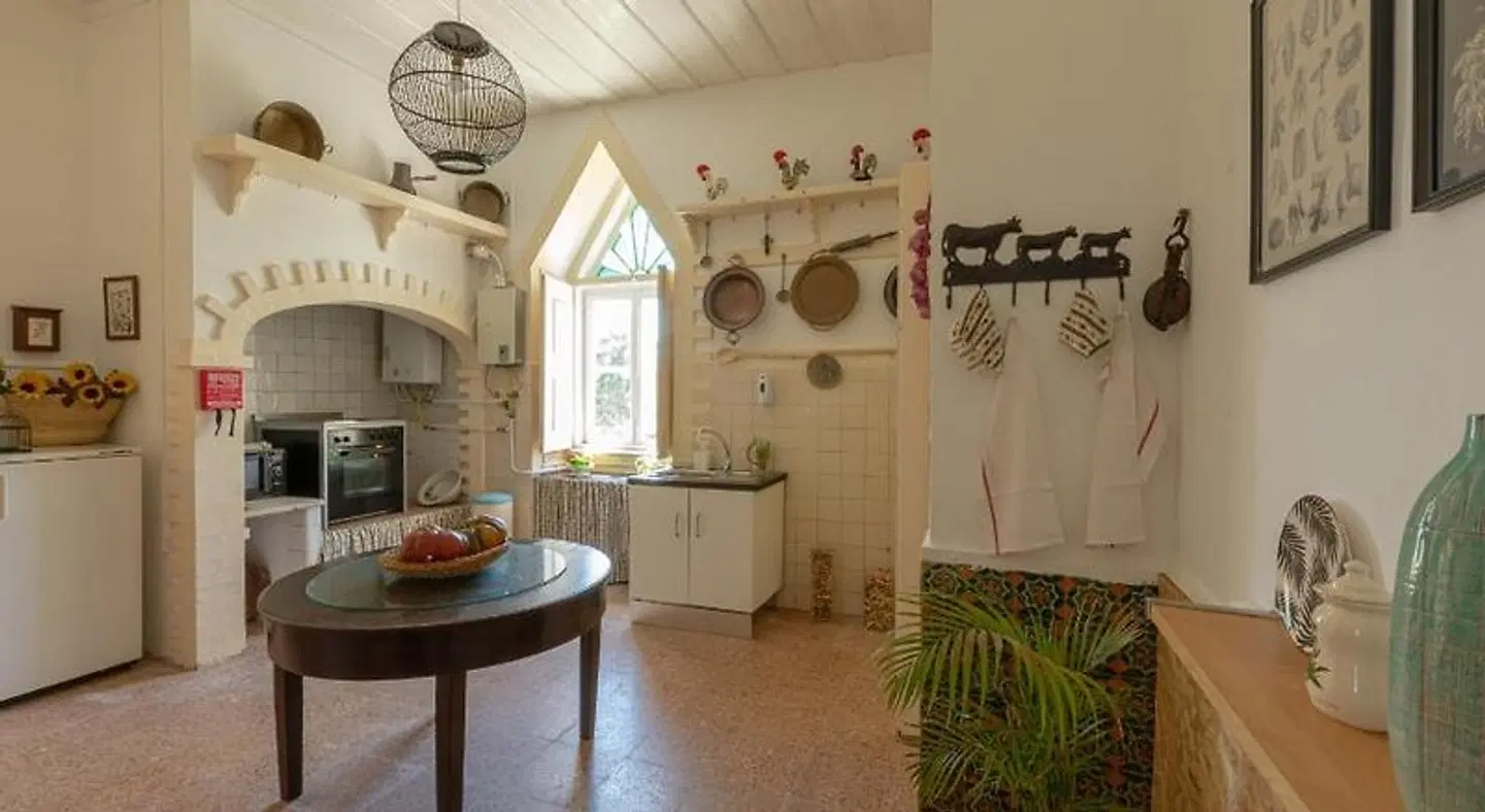 Dona Amelia HEALTH_BEAUTY