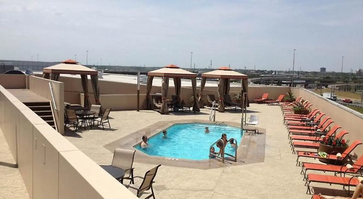 Hyatt Regency Dallas OUTDOOR_POOL