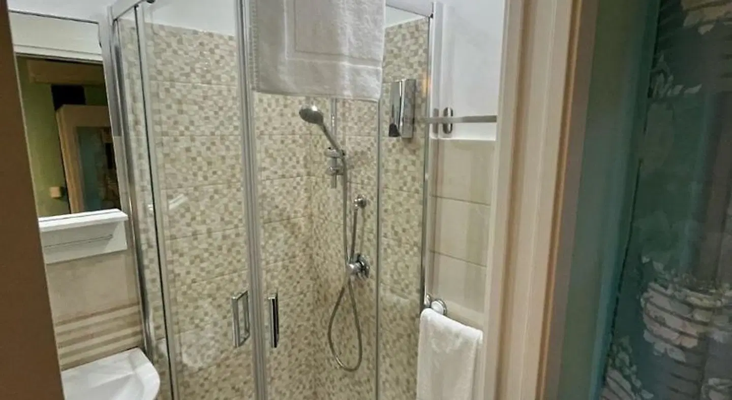 F Rooms Badezimmer