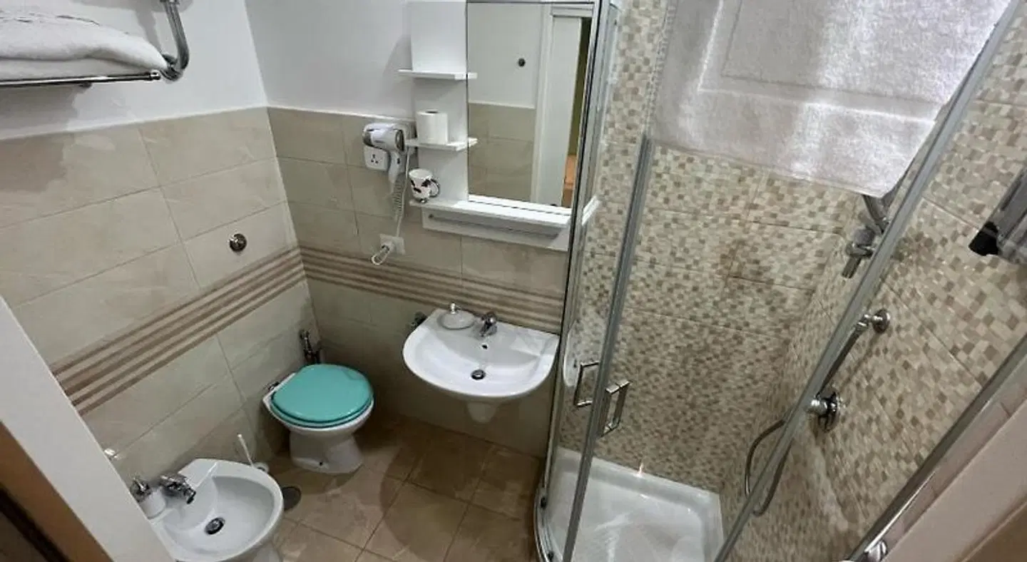 F Rooms Badezimmer