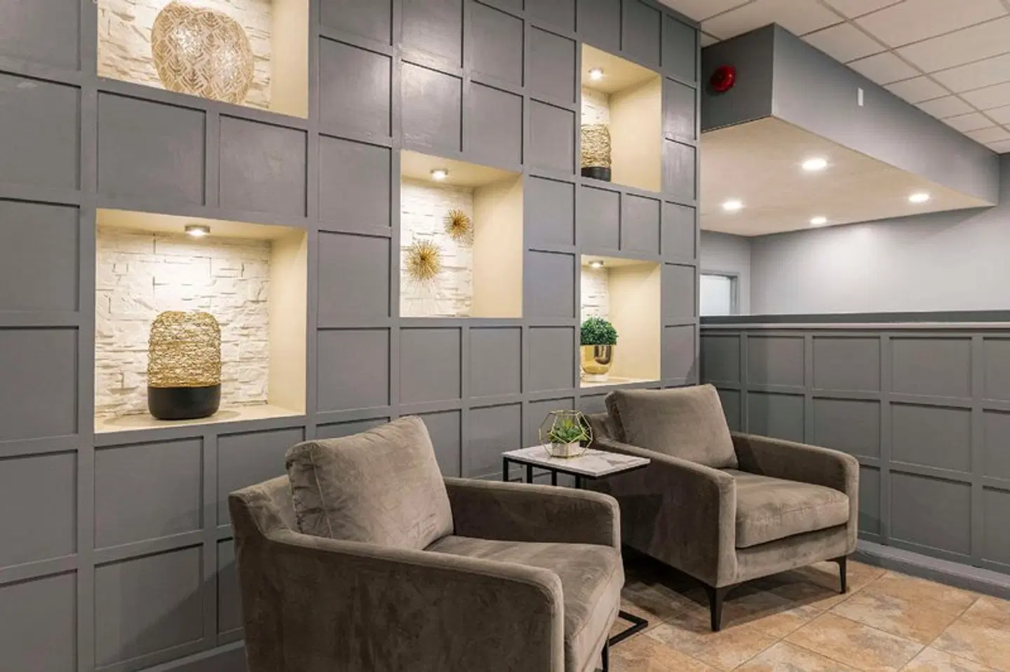 Comfort Suites Kingston Central LOUNGE_LOBBY