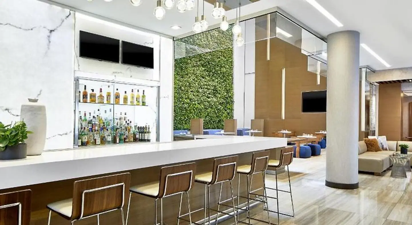 Courtyard by Marriott New York Manhattan/Midtown West Bar