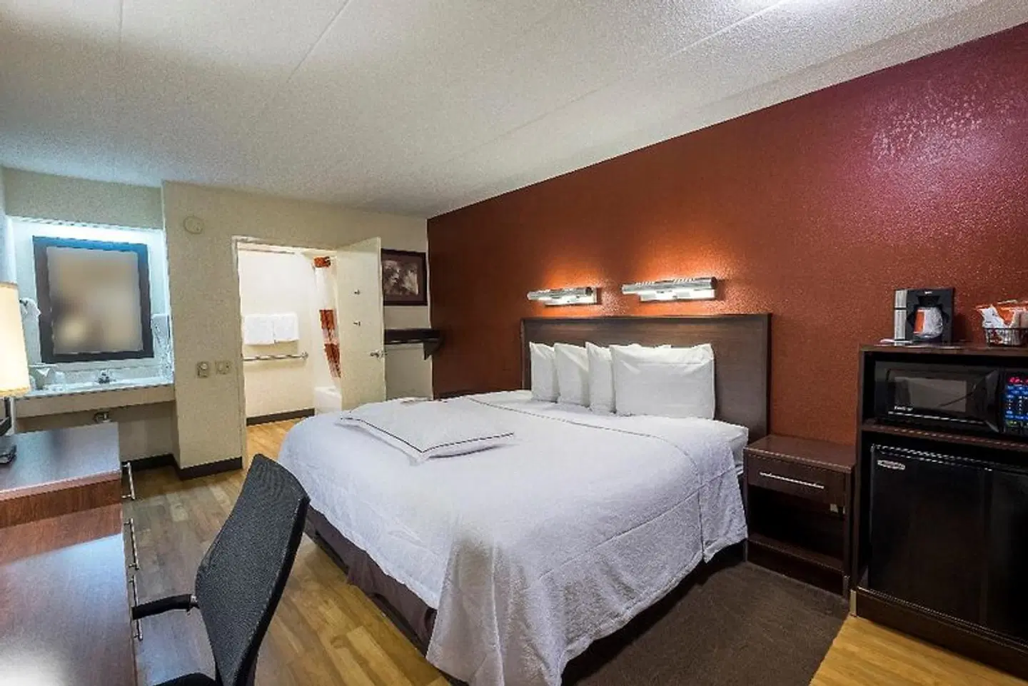 Red Roof Plus Statesville ROOM_EXAMPLE