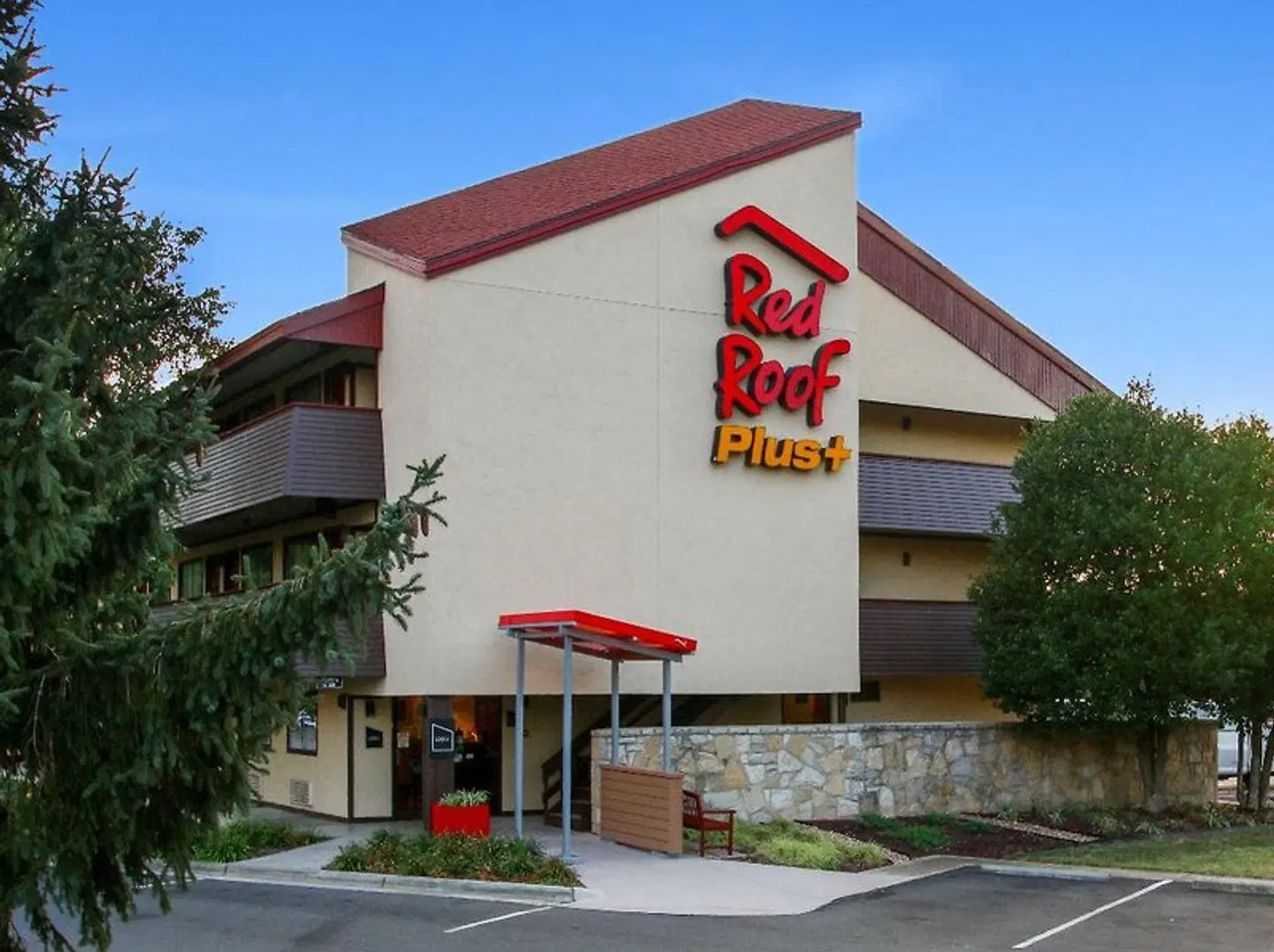 Red Roof Plus Statesville EXTERIOR