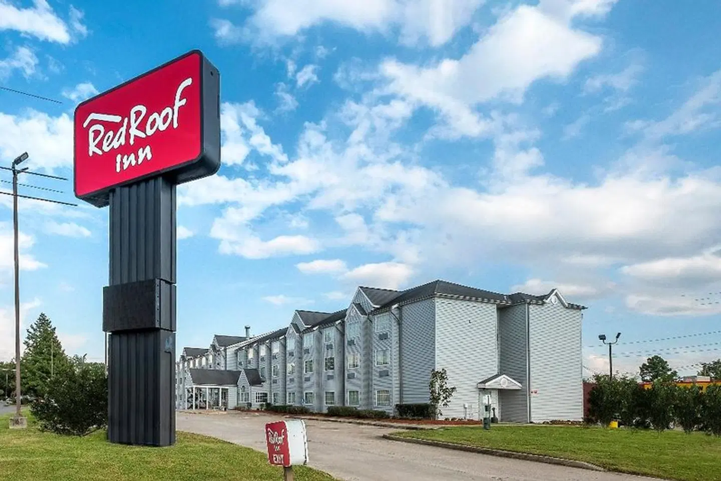 Red Roof Inn Sulphur EXTERIOR