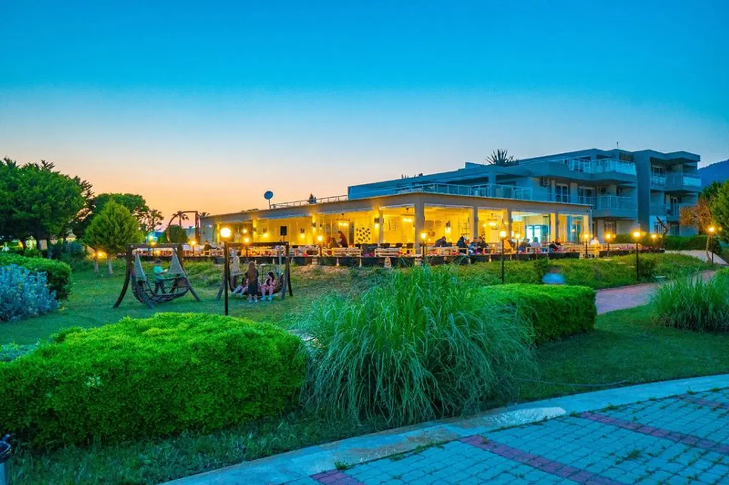 Karya Family Resort Hotel Garten