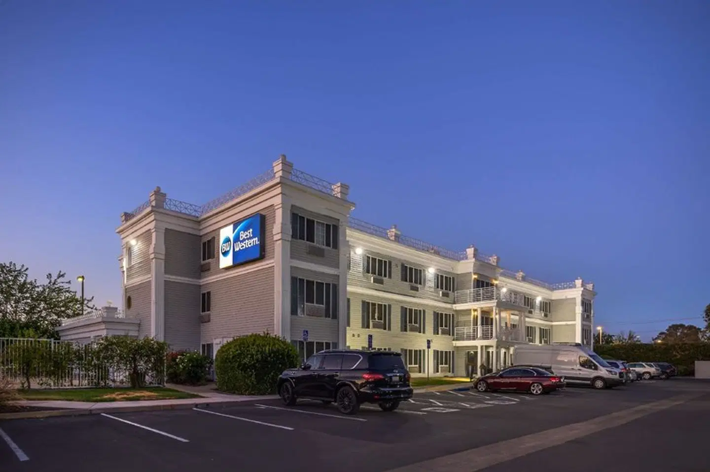 Best Western Capital City Inn EXTERIOR