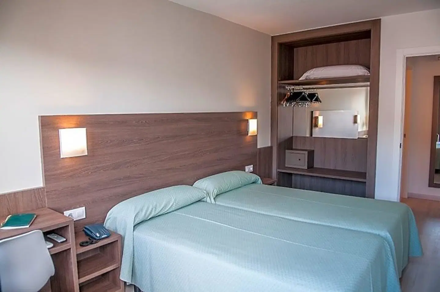 Hotel Loar Ferreries ROOM_EXAMPLE