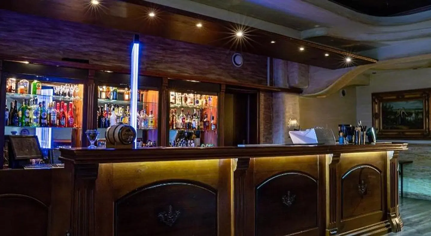 Manor Hotel Bar