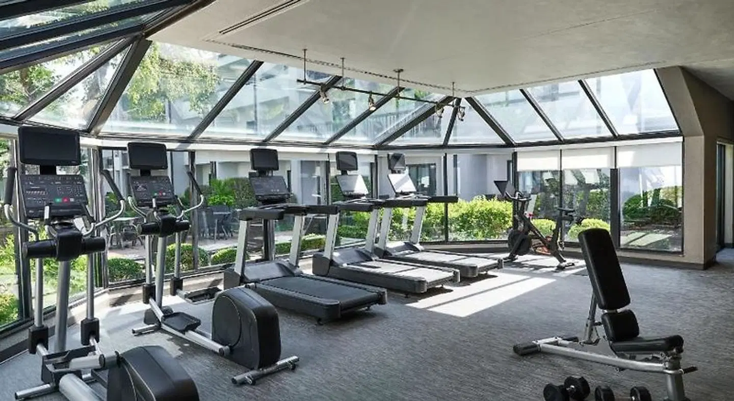 Courtyard b.M. Overland Park/Metcalf, South of College Blvd EXTERIOR