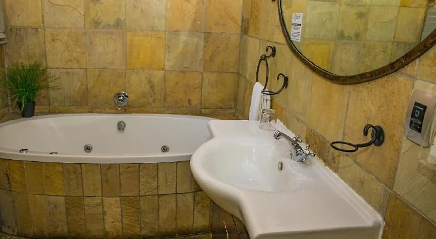 Ilawu Guest Lodge Badezimmer