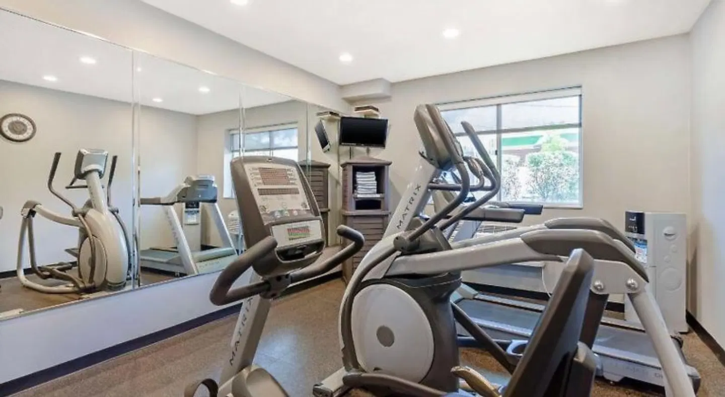 Best Western Des Plaines Inn SPORTS_AND_LEISURE