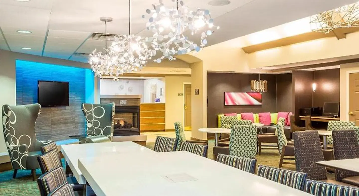 Residence Inn by Marriott Louisville Northeast Restaurant