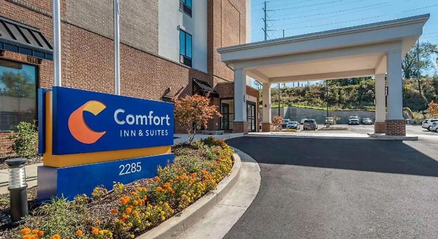 Comfort Inn & Suites Downtown near University EXTERIOR